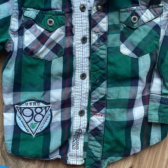 Guess flannel button up - Picture 4 of 4